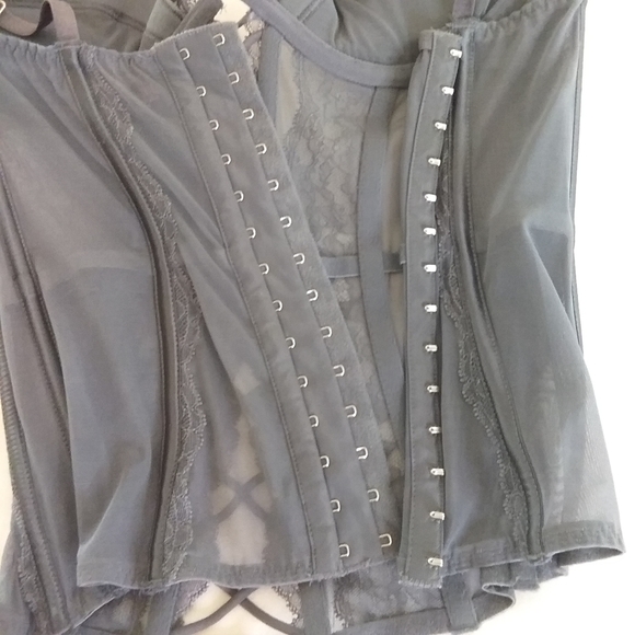 Victoria's Secret Lacy Gray Push Up Rhinestone Corset Bustier 34C Removable Pads - Picture 7 of 10